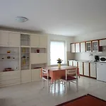 Siesta Apartmanhaz شقة فندقية
