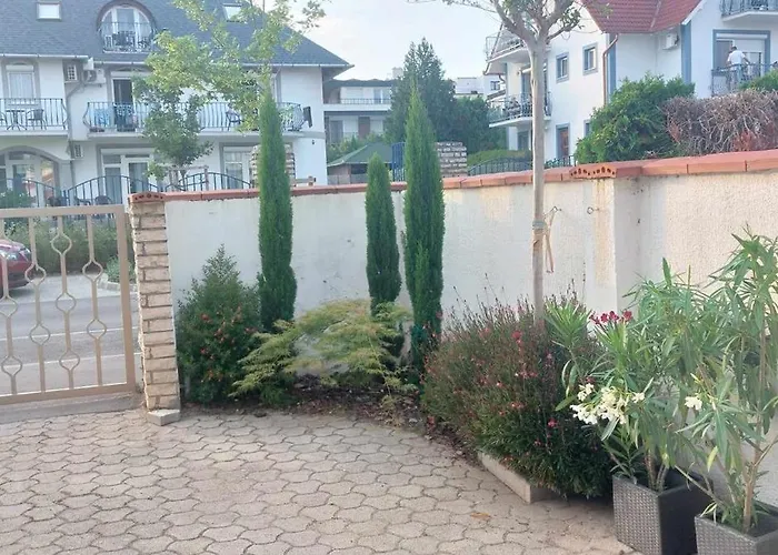 Siesta Apartmanhaz 3*